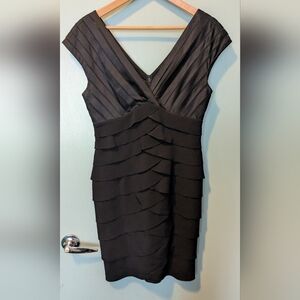 Adrianna Papell Black Tiered Shutter Pleat Cocktail Dress V-Neck 6